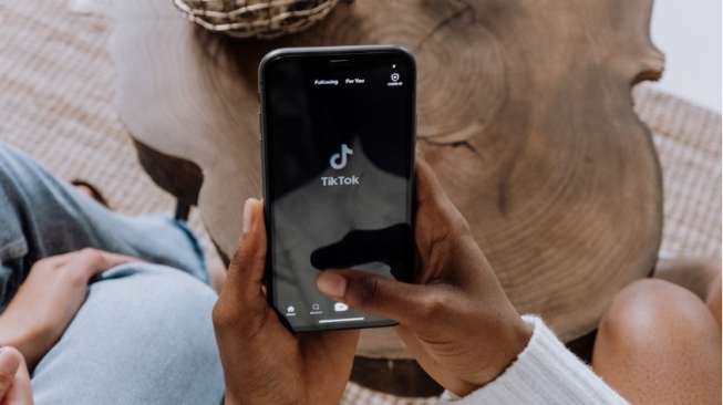 we listen and we dont judge