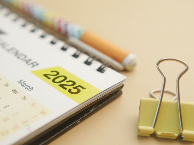 hari libur dan cuti bersama di kalender 2025