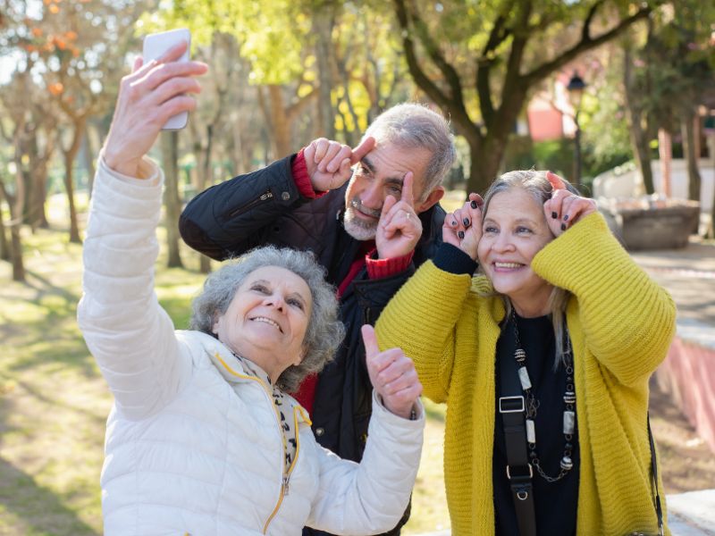 Cara Lansia Tetap Aktif dan Sehat di Masa Pensiun