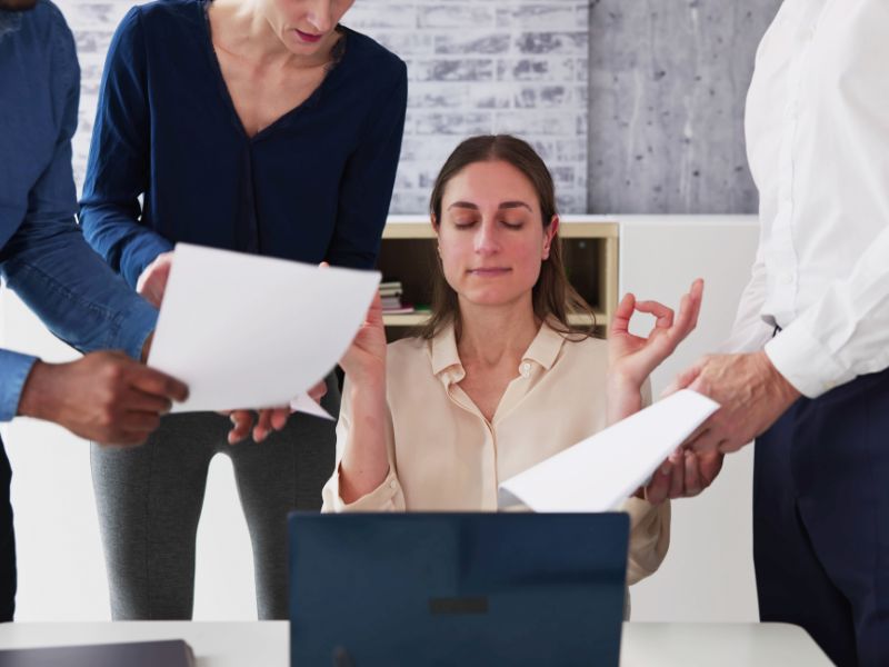 Cara Mengelola Stres di Tempat Kerja agar Tetap Produktif