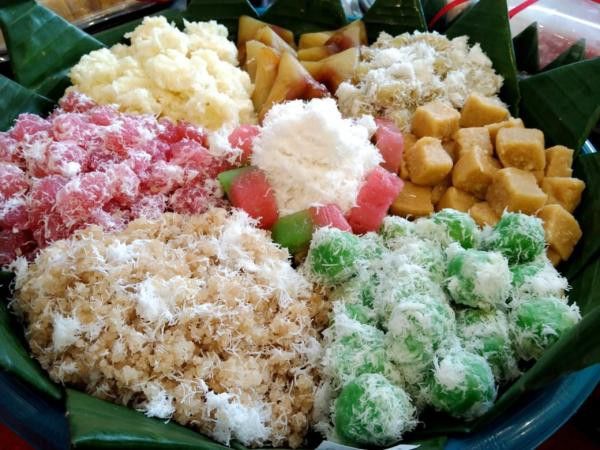 camilan tradisional indonesia, warisan nusantara