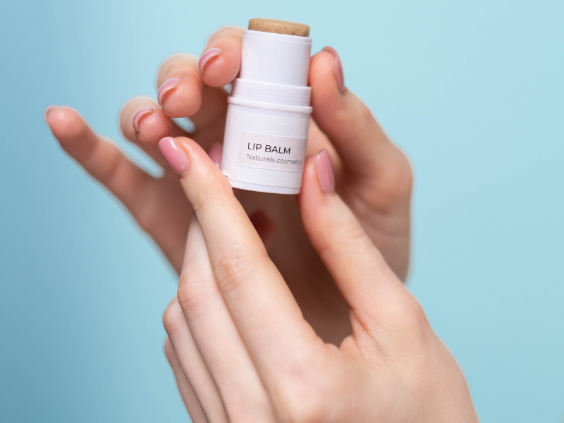 lip balm terbaik untuk bibir yang kering dan pecah