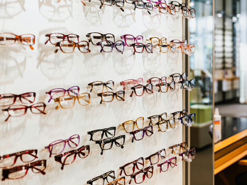 cara memilih kacamata sesuai kebutuhan dan gaya