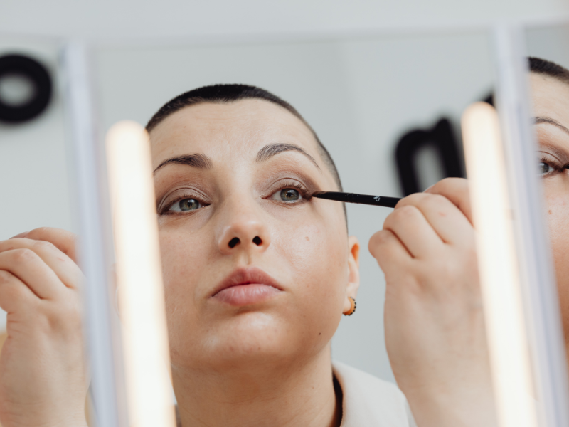 cara menggunakan eyeliner untuk hasil rapi dan tahan lama