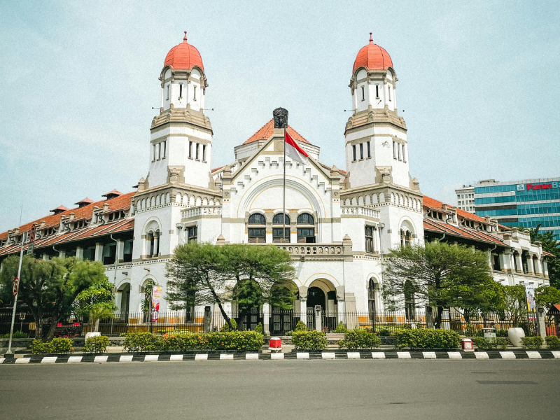 gedung bersejarah lawang sewu sebagai ikon wisata