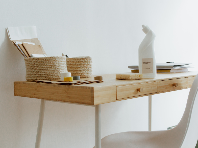 tempat buku dan pensil rajut estetik untuk meja belajar anak