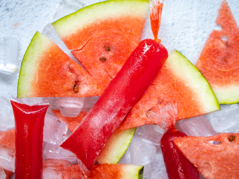 membuat es lilin semangka segar favorit anak di rumah