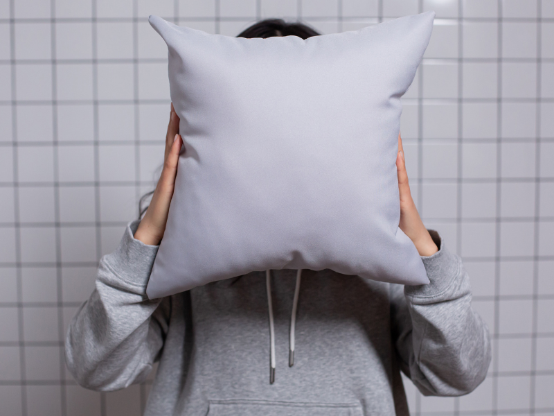 memilih bantal yang baik agar wajah bebas jerawat saat tidur