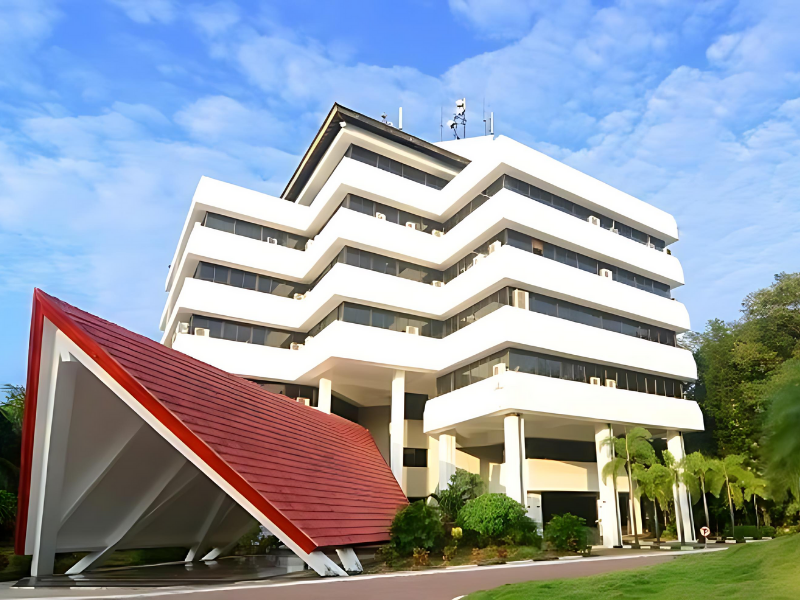 rekomendasi jurusan di unhas terfavorit dan prospeknya