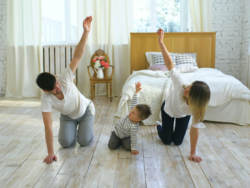 yoga bareng anak sehatkan tubuh eratkan hati di rumah