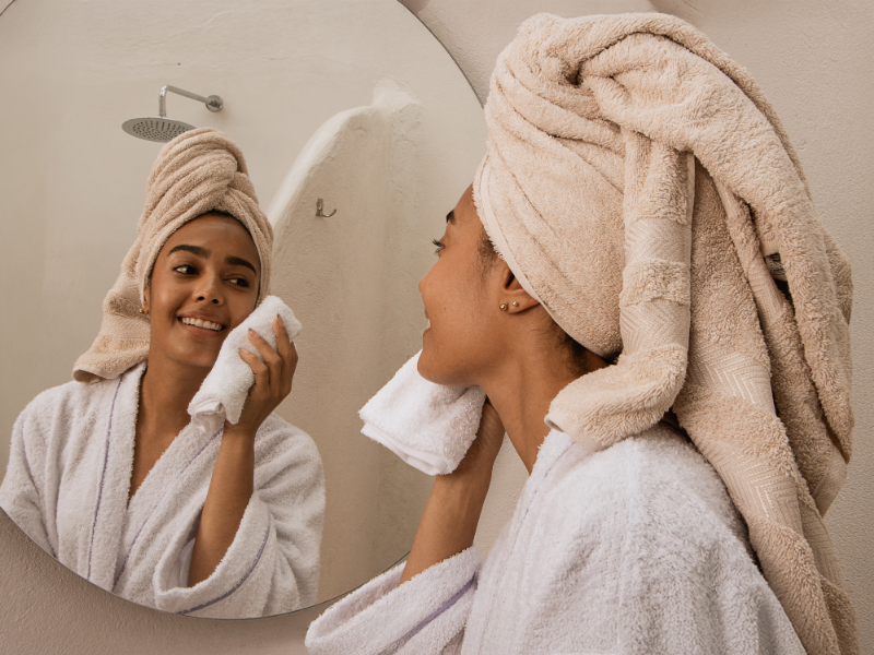 cara memilih handuk untuk wajah yang lembut dan aman