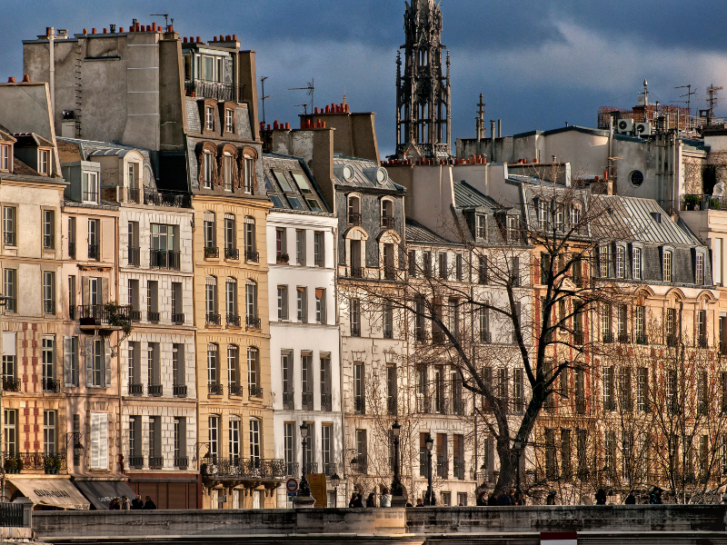 place dauphine paris pesona romantis di jantung kota