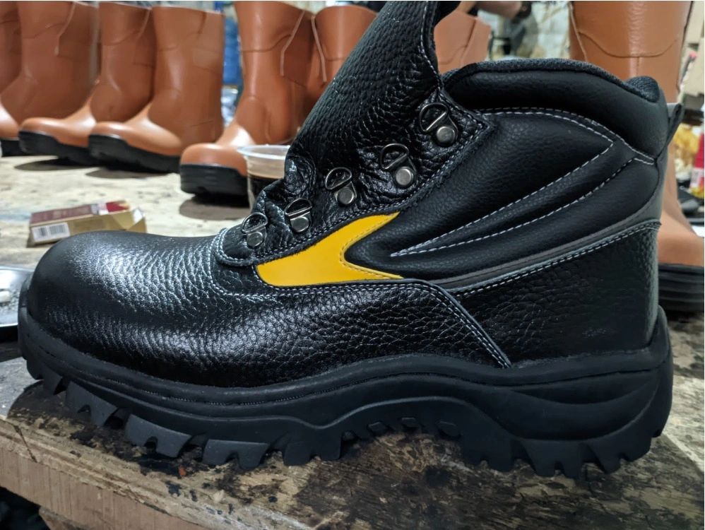 Pabrik Sepatu Cibaduyut Bandung