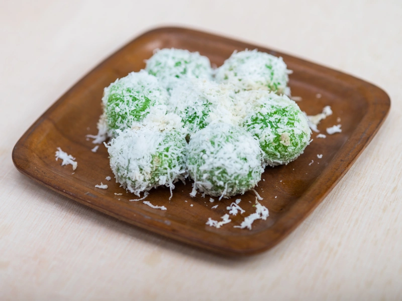 cara membuat klepon yang kenyal dan manisnya lumer di mulut