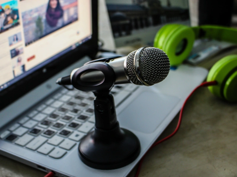 microphone laptop
