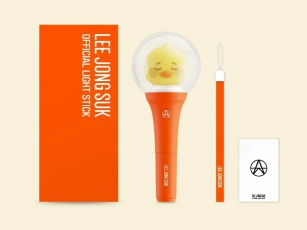 lightstick pertama lee jong suk resmi rilis, simak detailnya