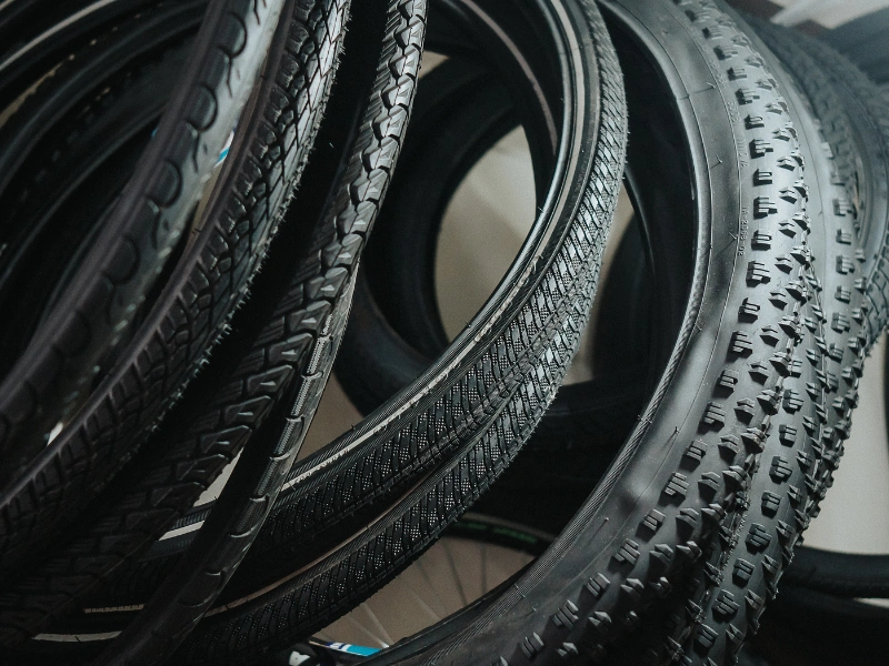 cara memilih ban sepeda gunung agar performa maksimal di trek