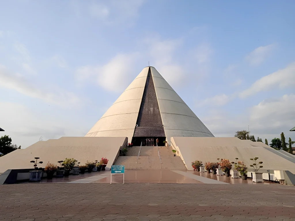 monumen jogja kembali, sejarah, lokasi, jam buka & harga tiket