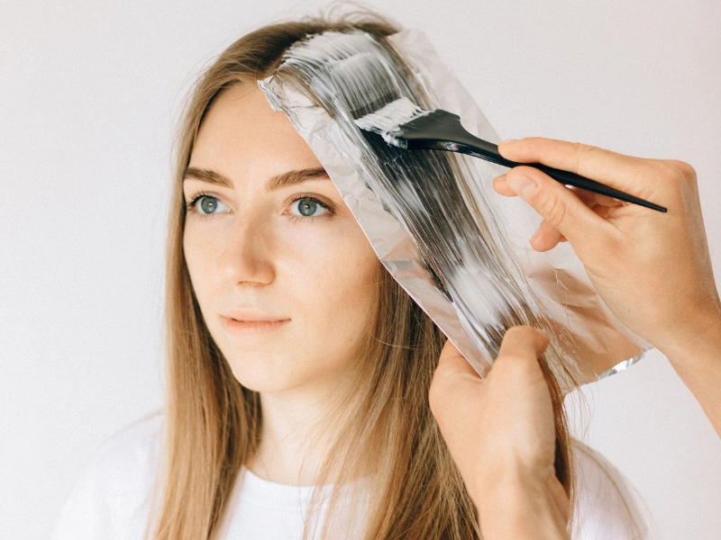 rekomendasi pewarna rambut terbaik untuk penampilan lebih menarik