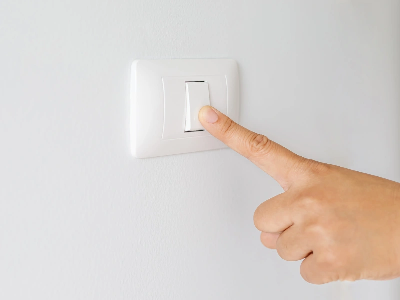 sakelar lampu bermasalah, kenali tanda ini sebelum terlambat