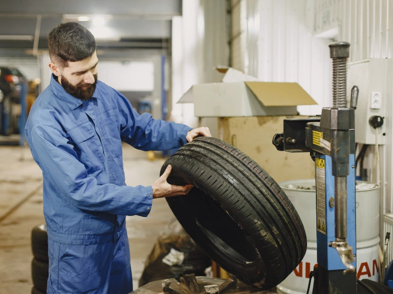 tanda-tanda ban mobil harus diganti, jangan sampai abaikan!