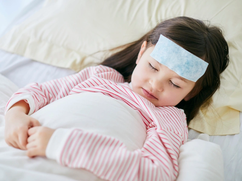 5 plester kompres demam anak yang ampuh redakan panas