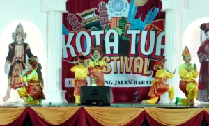 Festival budaya lokal Indonesia