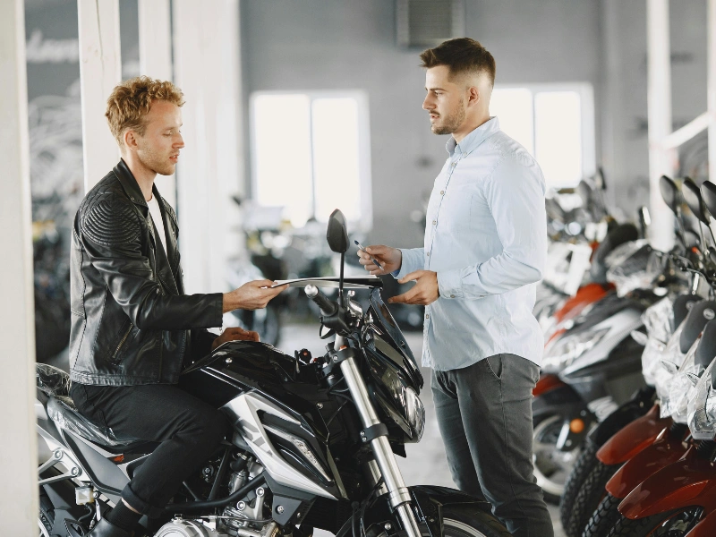 mau beli motor baru, ini panduan memilih dealer yang tepat