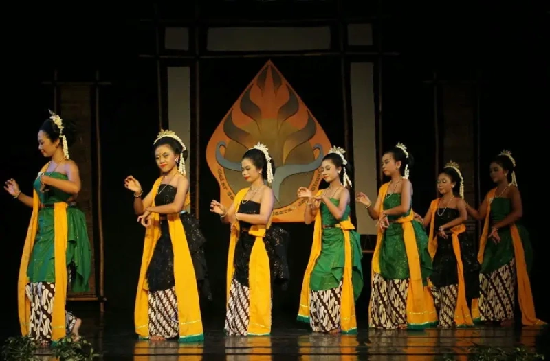 tari gambyong - sejarah, makna, fungsi, dan gerakan