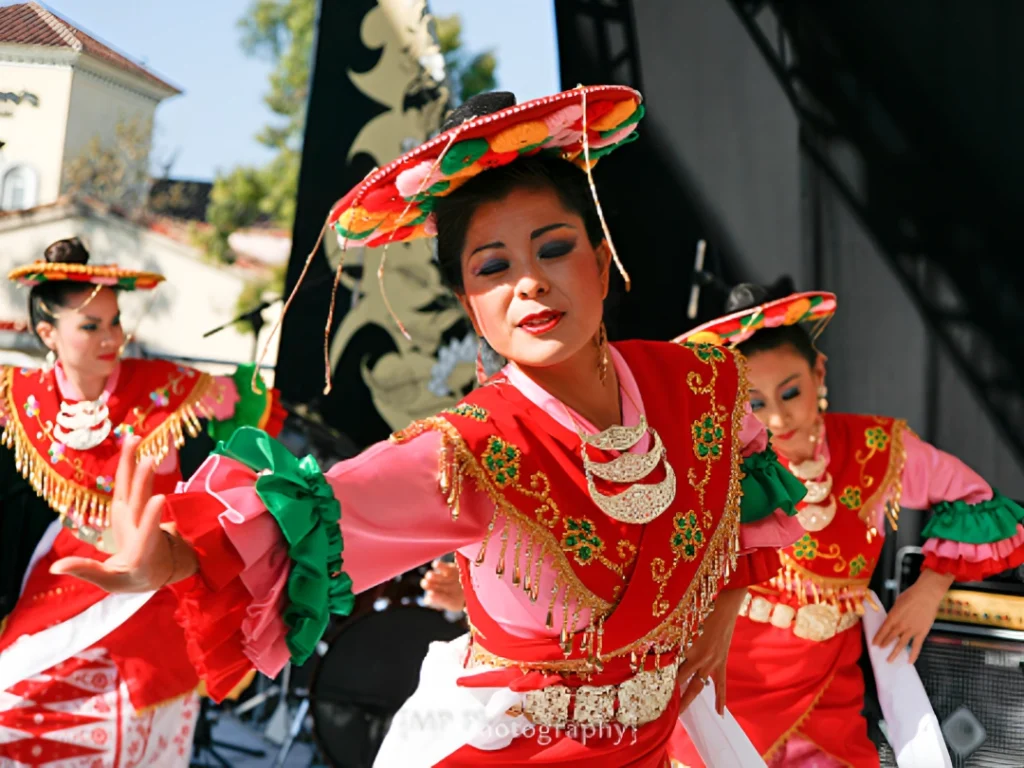 tari ronggeng blantek - sejarah, gerakan, kostum, dan prestasi