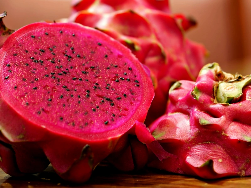 wajib tahu! ini 5 manfaat buah naga merah dan kandungan nutrisinya