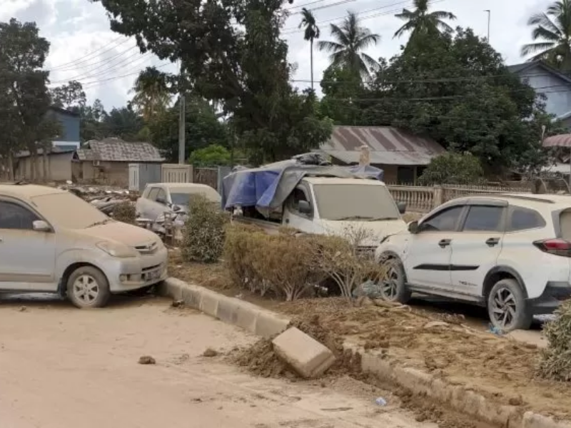 Penjarahan Mobil Banjir Aceh