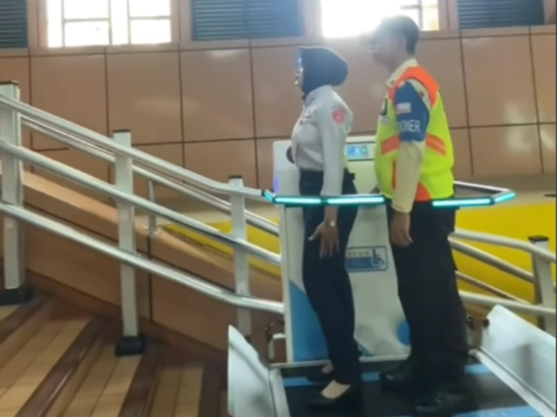 Lift Platform Stasiun Cikini
