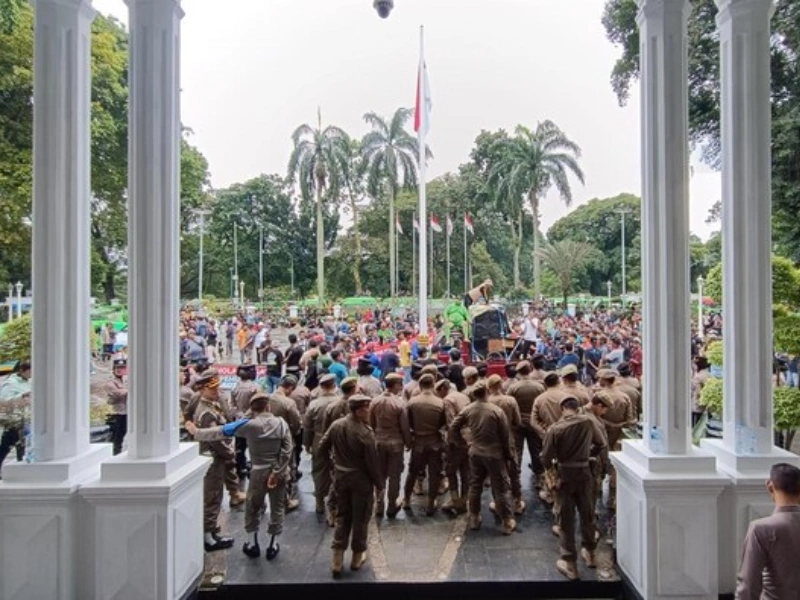 Demo Sopir Angkot Bogor