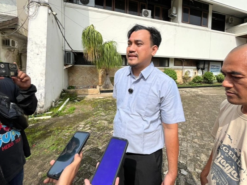 Guru Siswa Adu Jotos Jambi