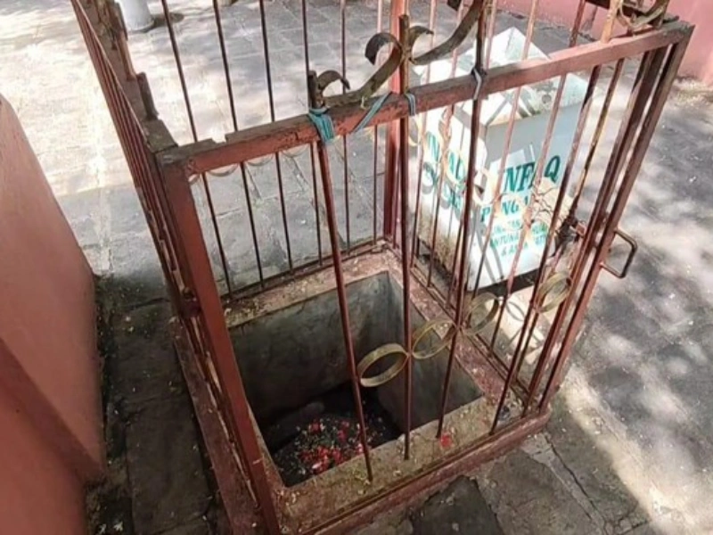 Lubang Jalan ke Mekkah