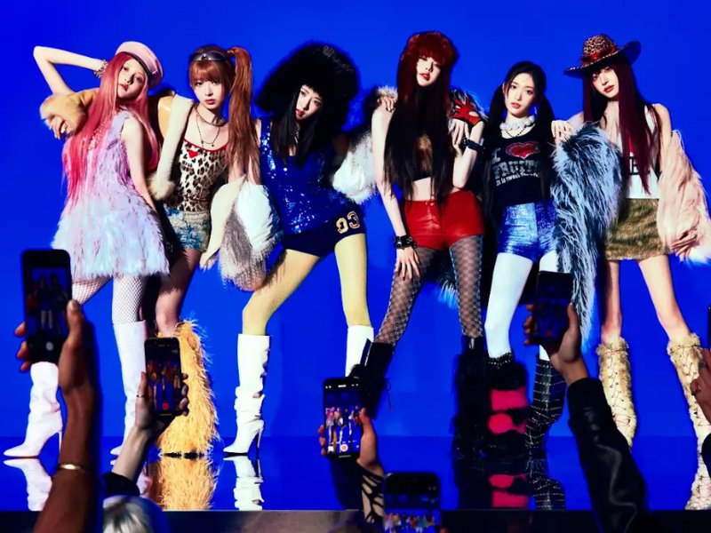 IVE “Black Hole”