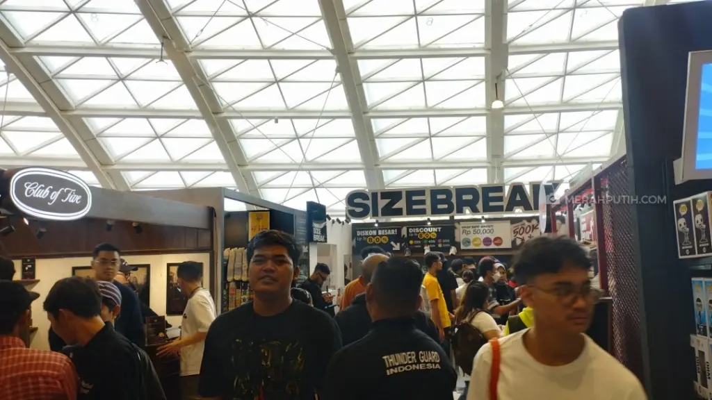 USS Yard Sale 2026 dipadati pengunjung