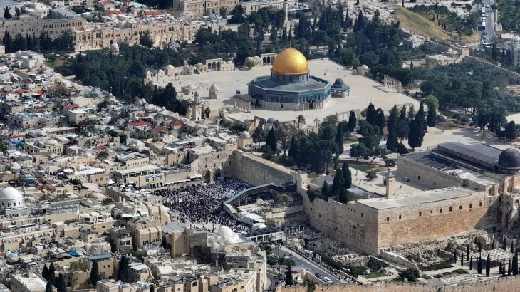 Israel Larang Salat Id di Al Aqsa