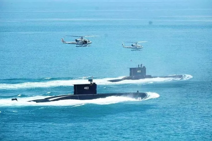 Rudal Iran Hantam USS Abraham Lincoln? Eskalasi Gila di Laut