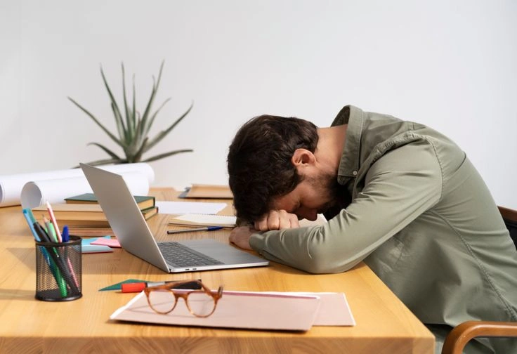 Overthinking karena Internet? Inilah 7 Bahayanya