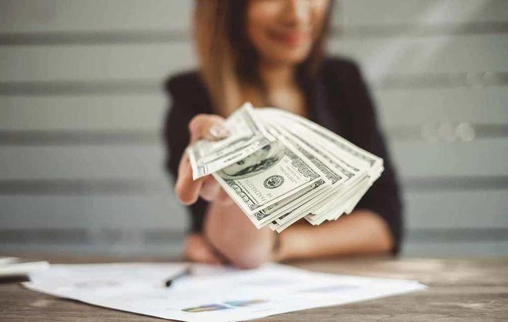 3 Fakta Kenapa Banyak Orang Hidup dari Gaji ke Gaji