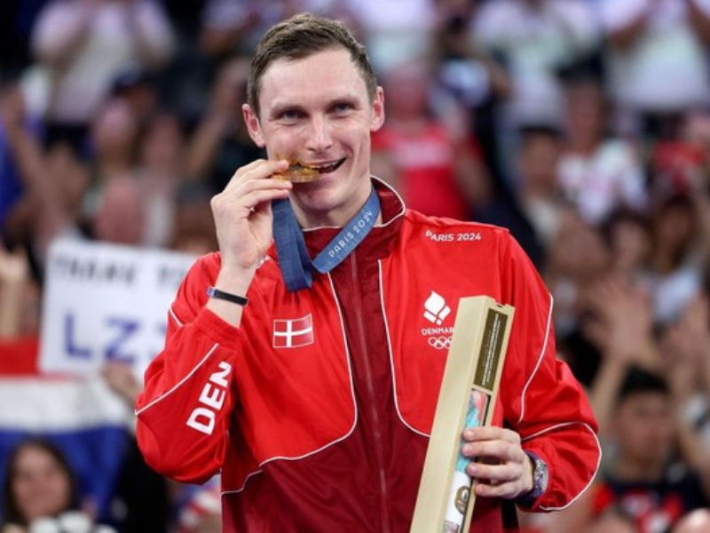 Viktor Axelsen Pensiun