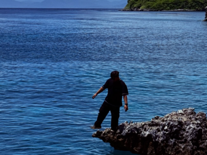 Spot SZA Pantai Pink Lombok Timur