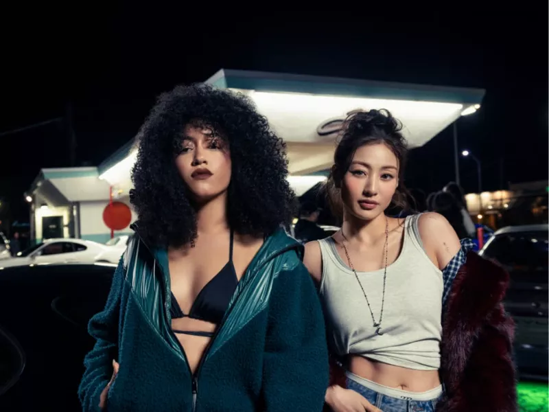 Jihyo TWICE Jenevieve Hvnly