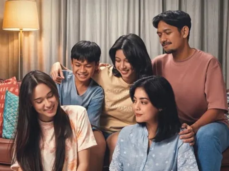 Sinopsis Film Yang Lain Boleh Hilang Asal Kau Jangan
