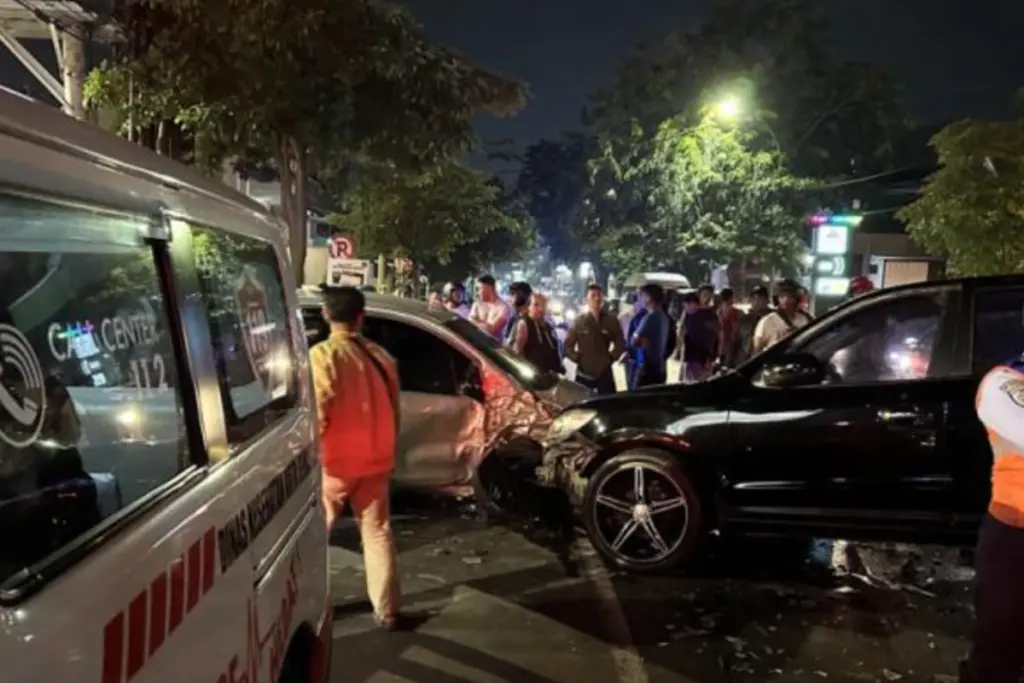 Tabrakan Beruntun Jalan Tentara Pelajar Semarang