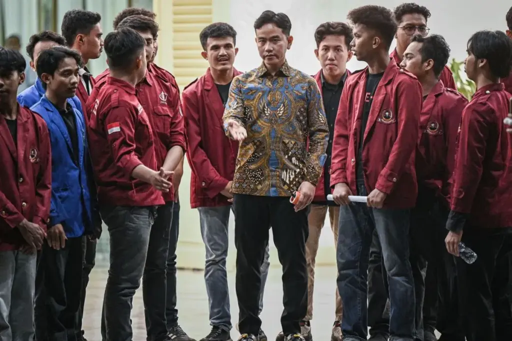 Gibran Temui Mahasiswa
