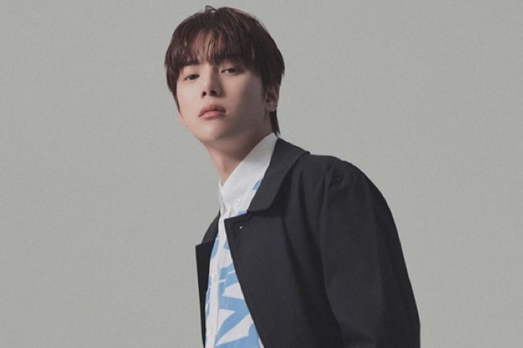 Minhyuk MONSTA X Debut Solo Reaching
