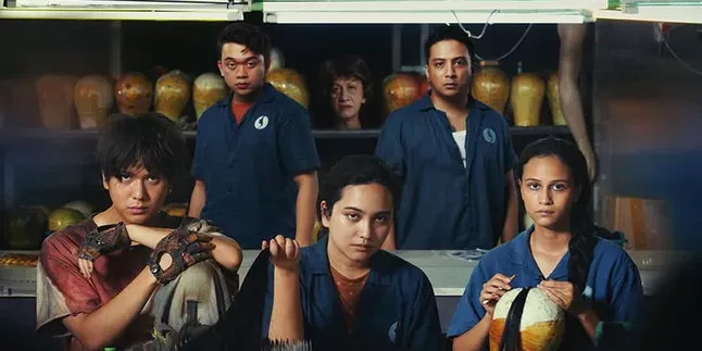 Monster Pabrik Rambut Tayang